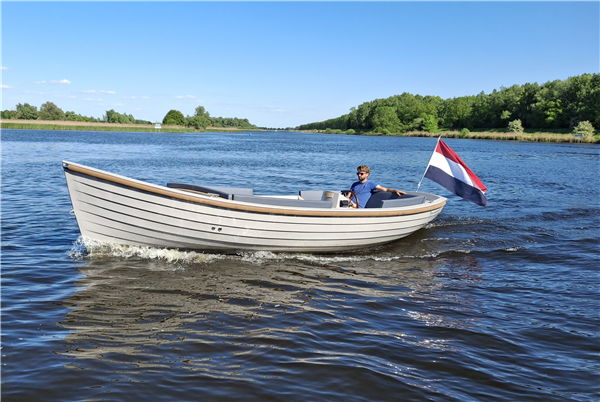 Natural Yachts